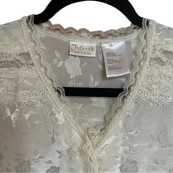 Intimate Moods Vintage Damask Satin Button Robe/Nightgown. Ivory- Size Medium. - Picture 3 of 7